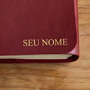 Nome gravado no couro
